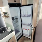 Wohnmobil kaufen neu Mooveo TEI-60FB Kühlschrank