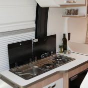 Wohnmobil kaufen neu Van-60EB Ansicht Küche 01